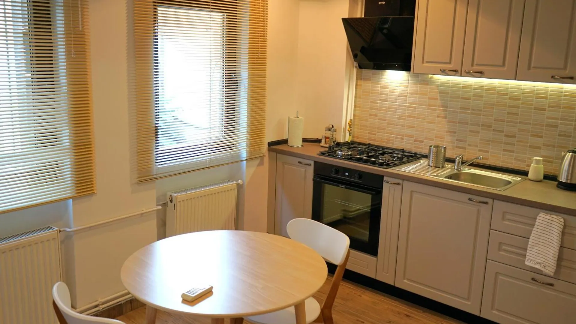 Apartment Spacious 4Br, 3Bt With 3 Balconies Bucharest