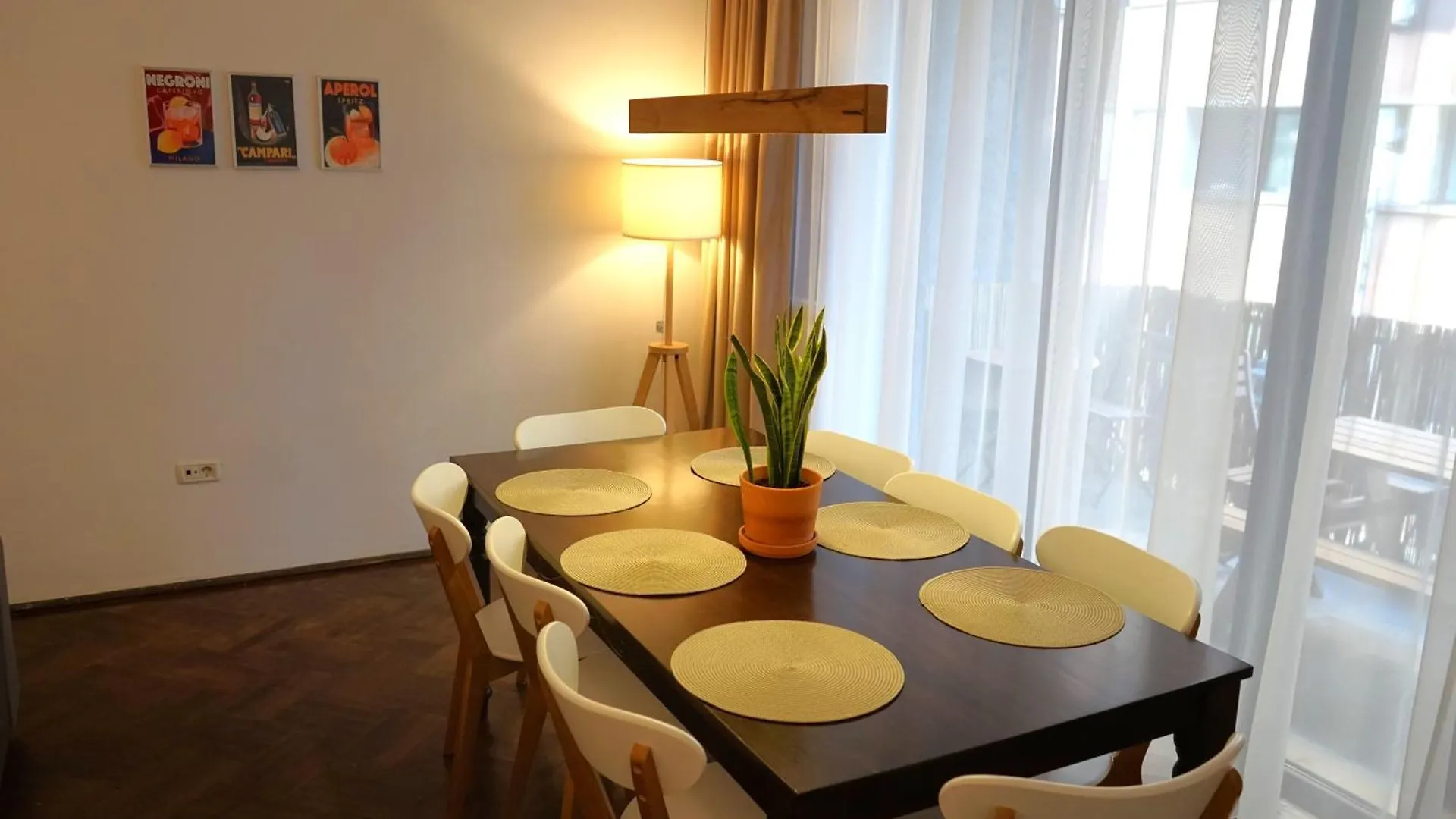 Spacious 4Br, 3Bt With 3 Balconies Bucharest Romania