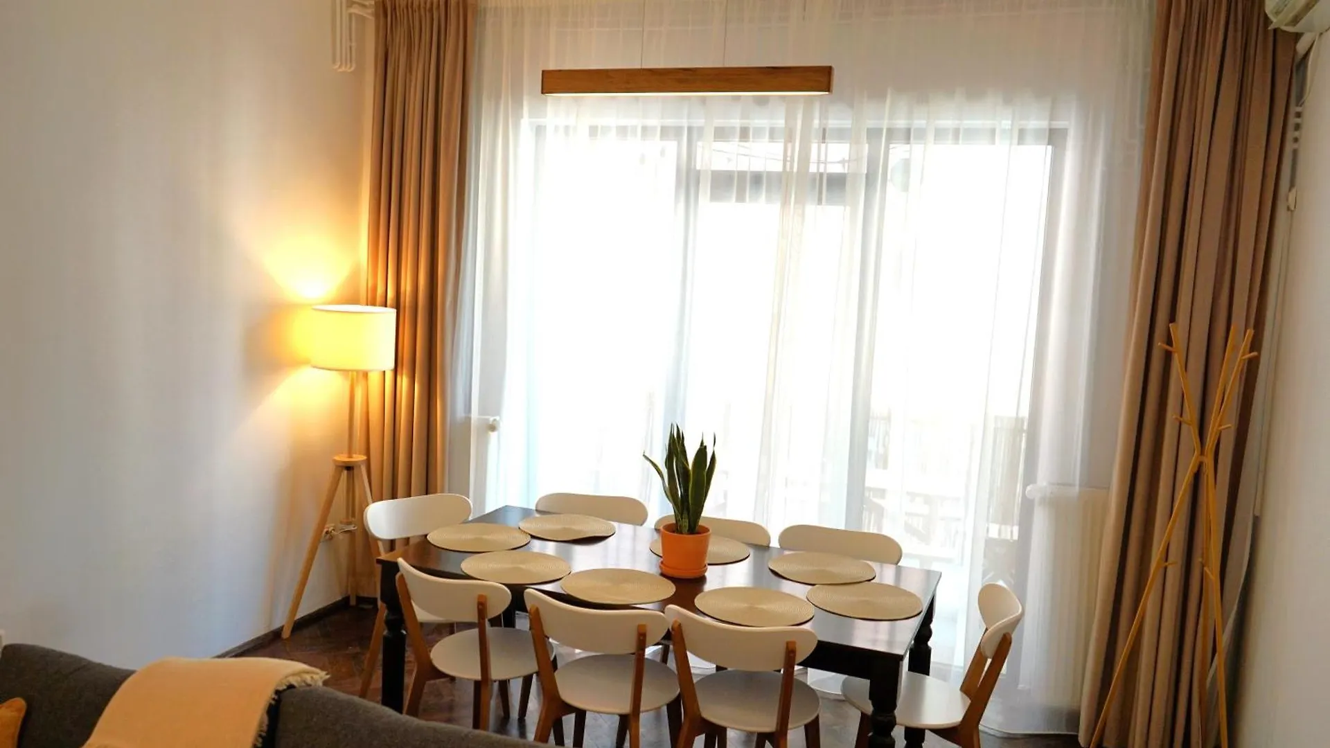 Spacious 4Br, 3Bt With 3 Balconies Bucharest 0*,  Romania