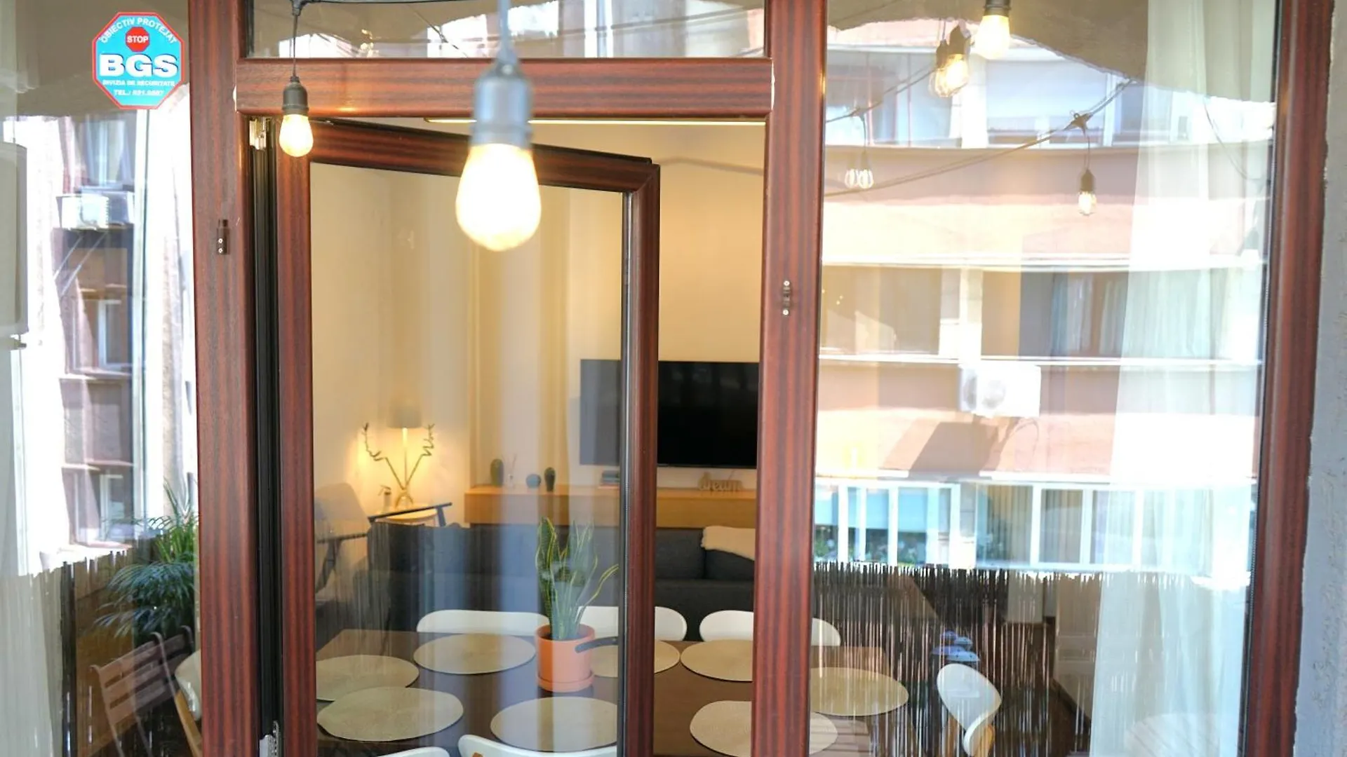 Spacious 4Br, 3Bt With 3 Balconies Bucharest Apartment