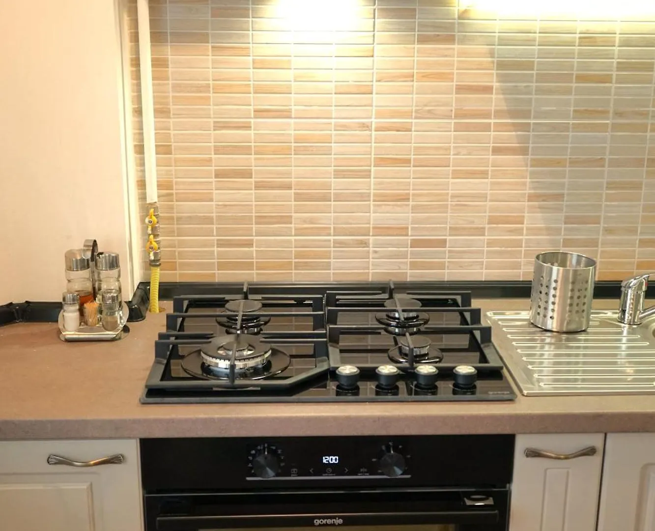 Spacious 4Br, 3Bt With 3 Balconies Bucharest Romania