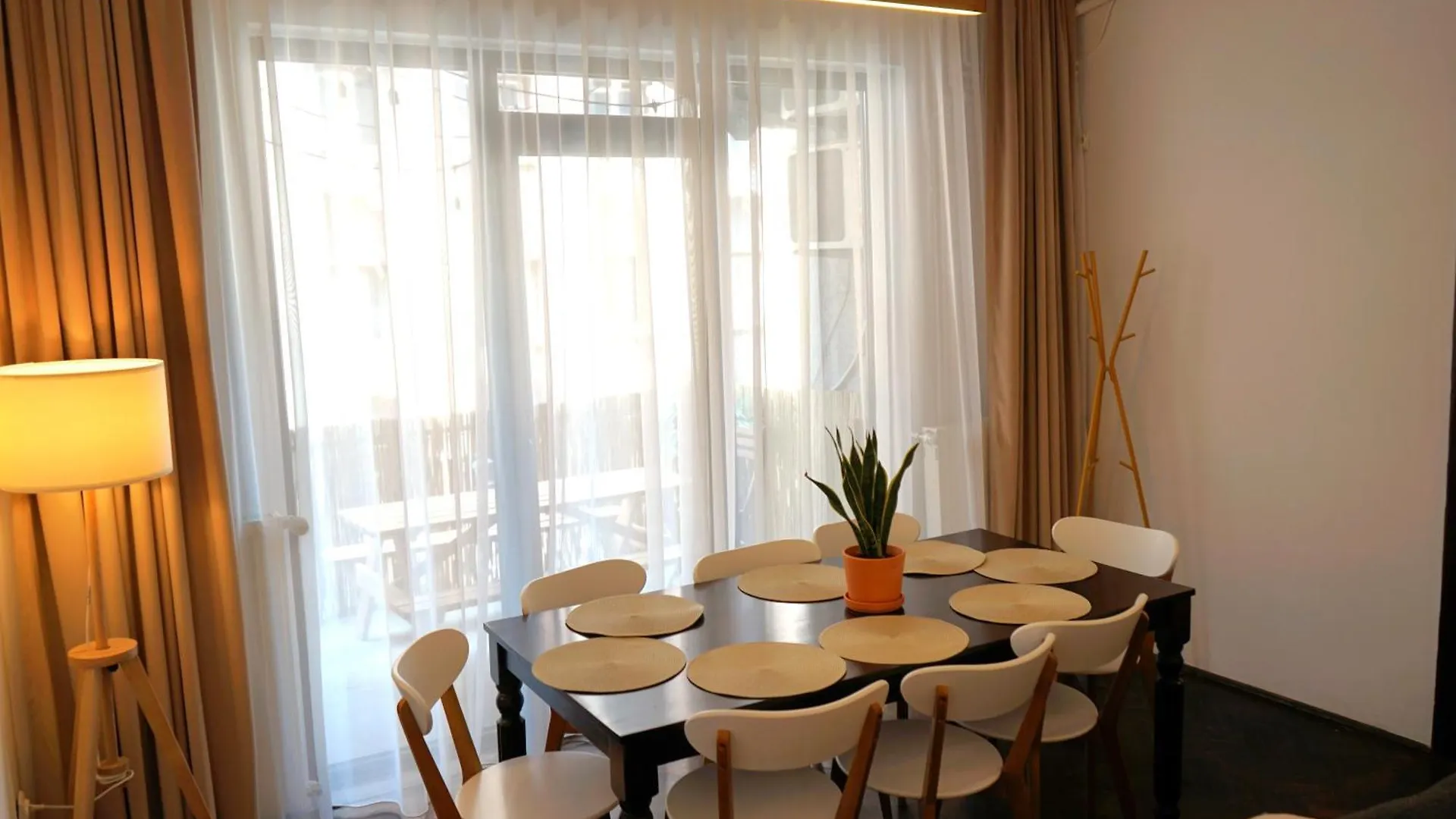 Spacious 4Br, 3Bt With 3 Balconies Bucharest 0*,  Romania