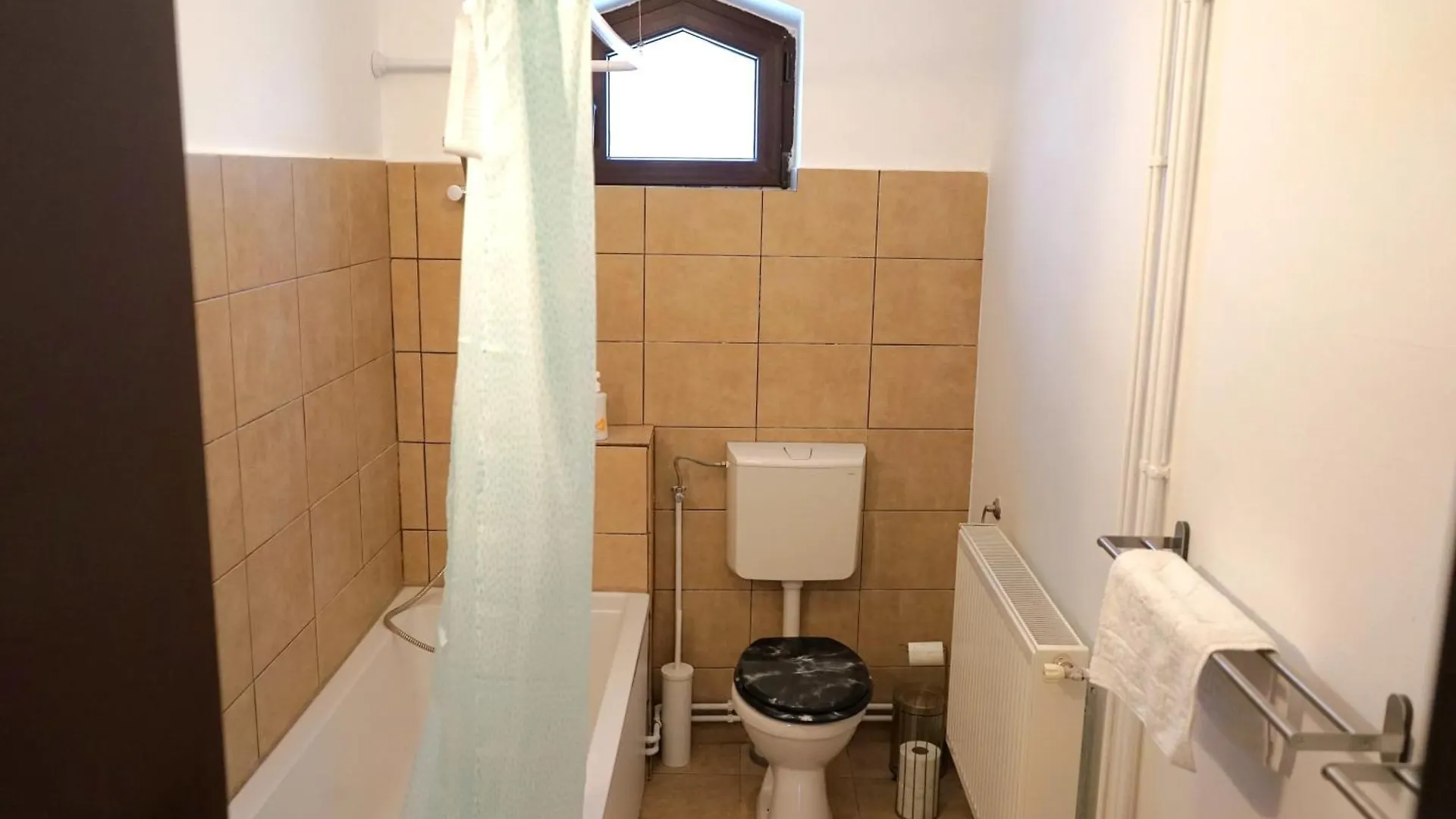 Apartment Spacious 4Br, 3Bt With 3 Balconies Bucharest