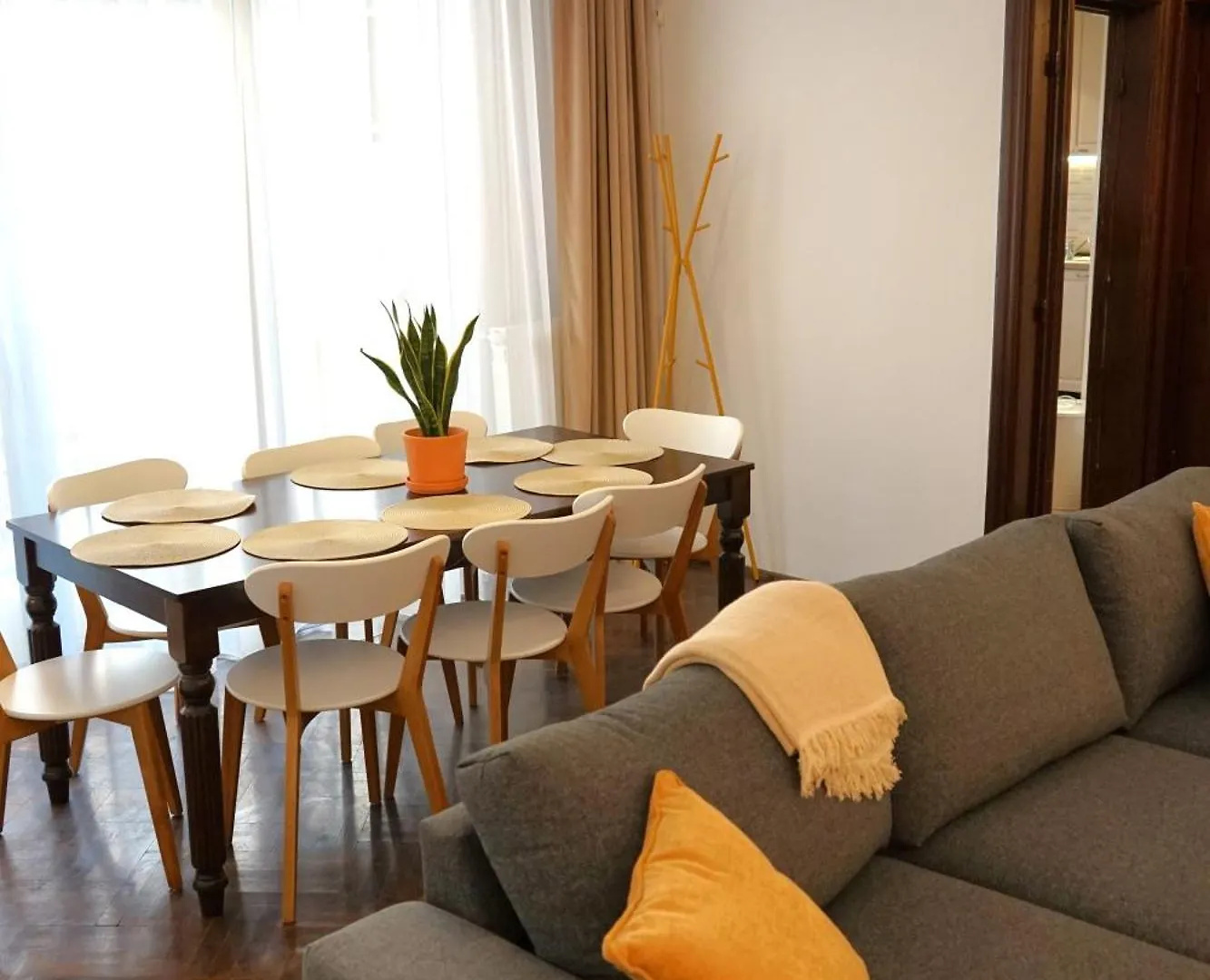 Spacious 4Br, 3Bt With 3 Balconies location