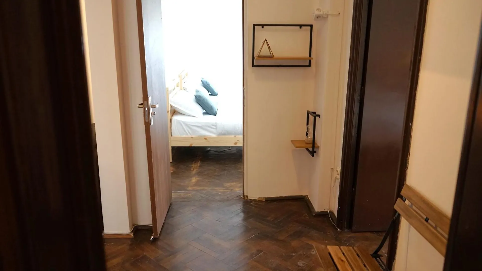 Spacious 4Br, 3Bt With 3 Balconies Bucharest