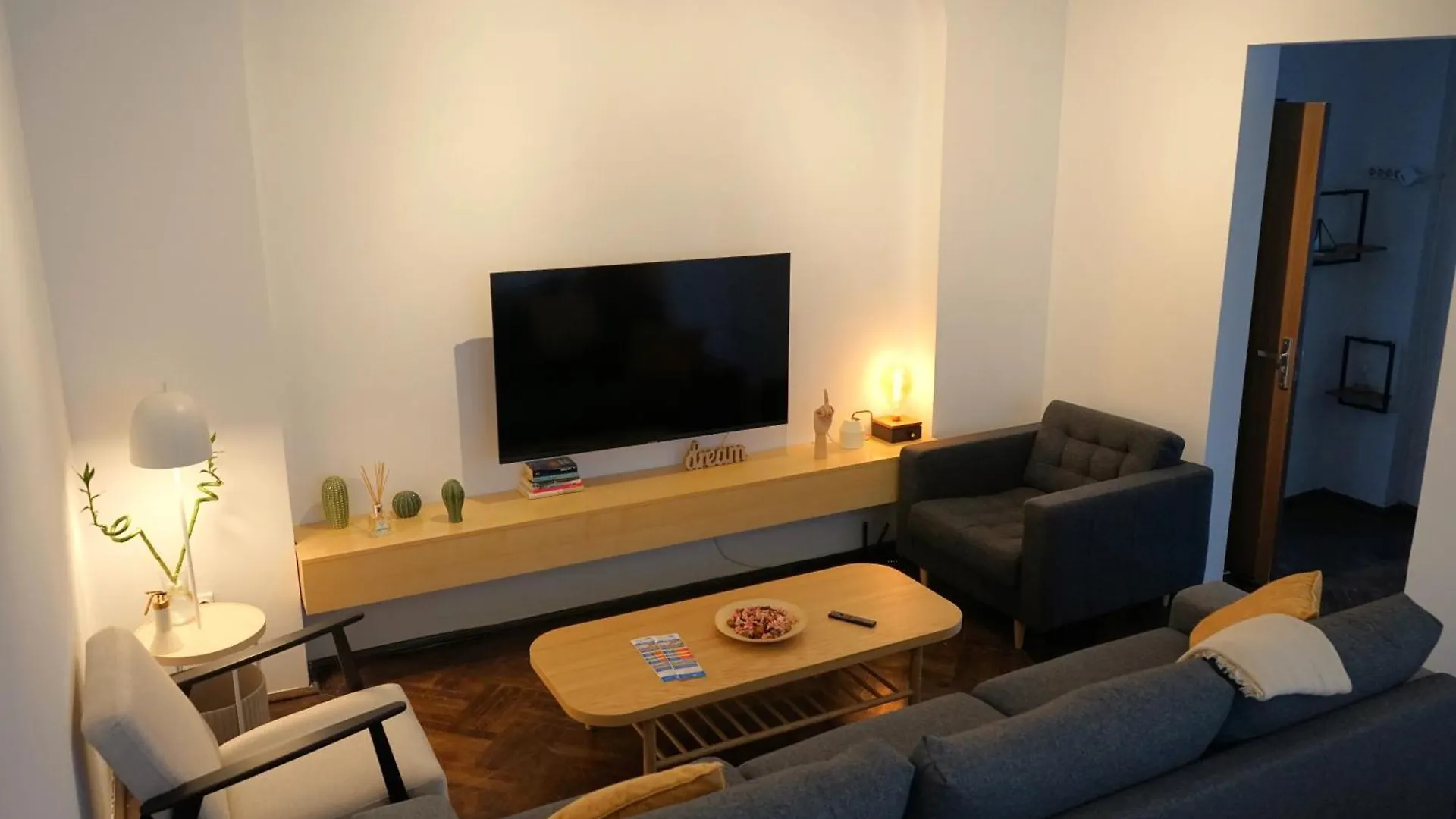 Spacious 4Br, 3Bt With 3 Balconies Bucharest